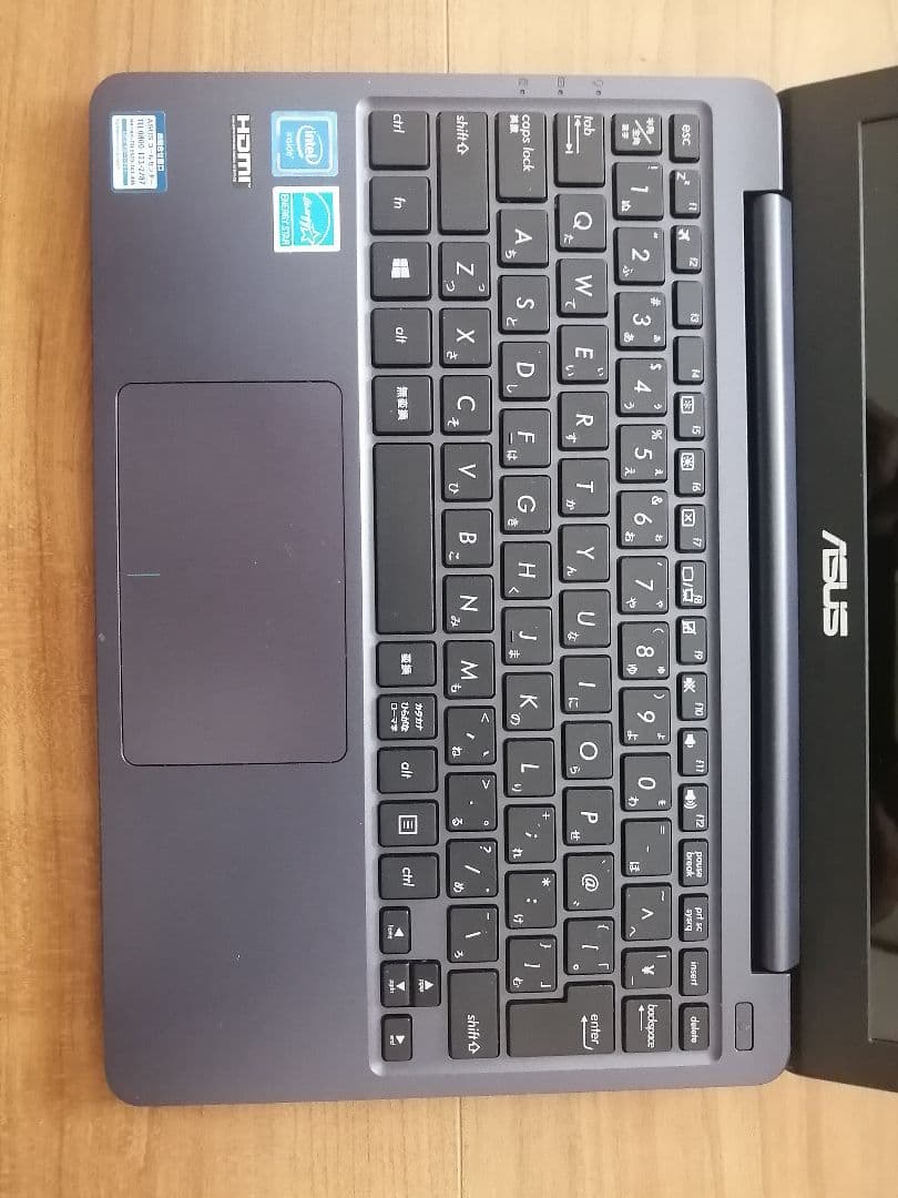 ASUS ノートPC E203M Windows11 ACアダプタ付属します