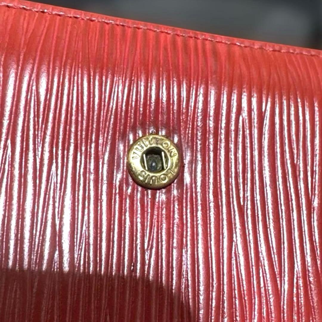 ⑧☆優良品☆エピ♪レッド☆二つ折り財布☆ブック型♪ベルトボタンタイプ