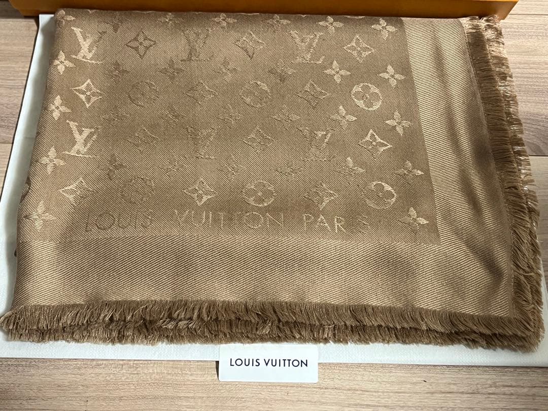 LOUIS VUITTON　ルイヴィトン　大判ストール