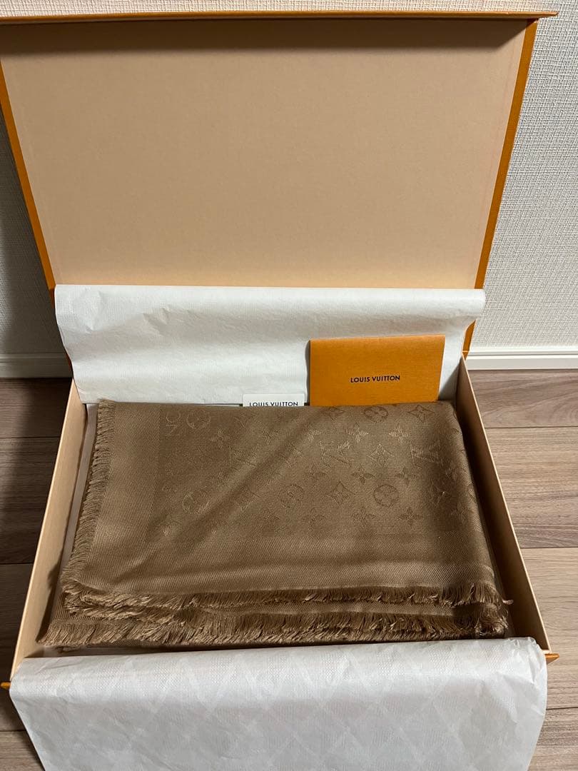LOUIS VUITTON　ルイヴィトン　大判ストール