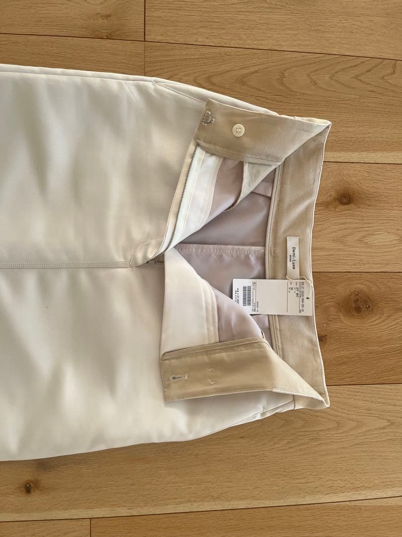 新品未使用　BEAMS Demi_Luxe タイトスカート　サテン
