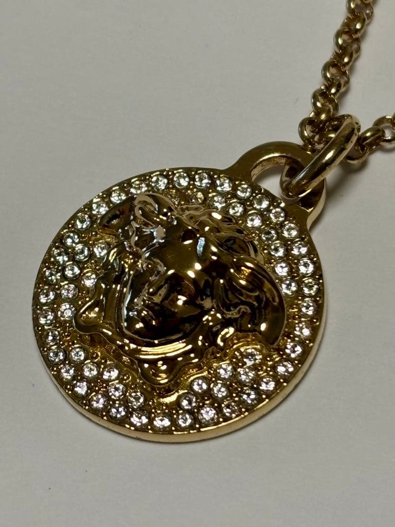 VERSACE メデューサラインストーンネックレス