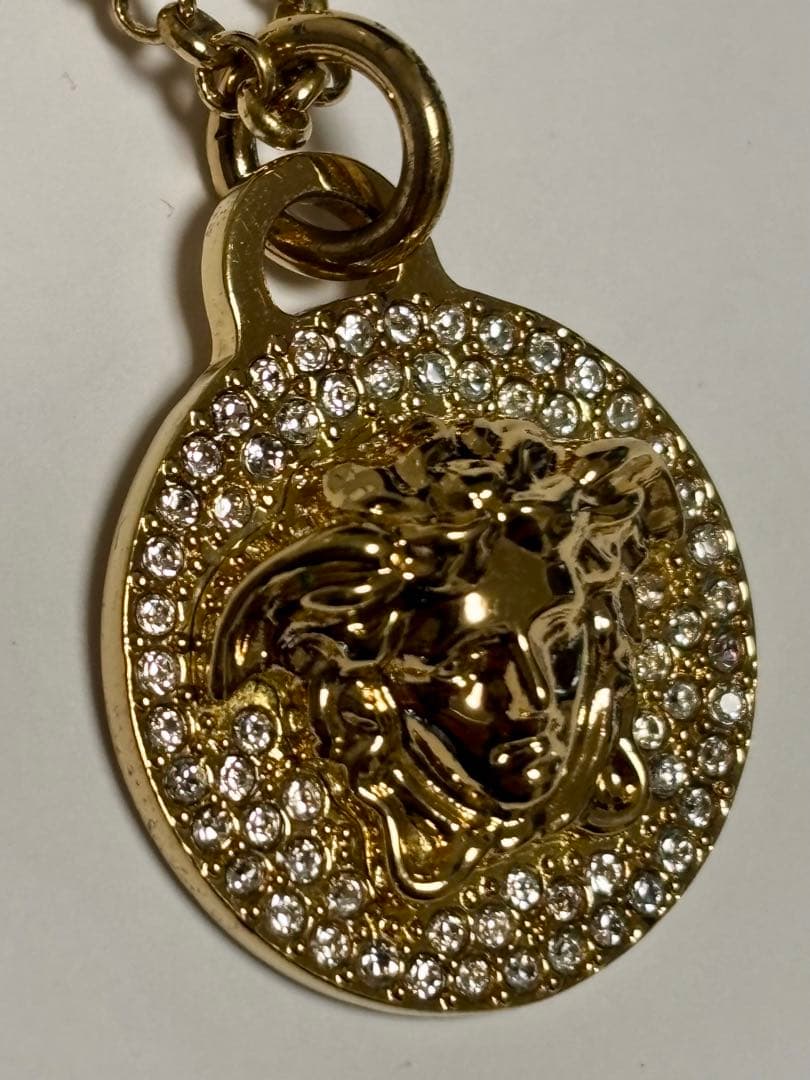 VERSACE メデューサラインストーンネックレス