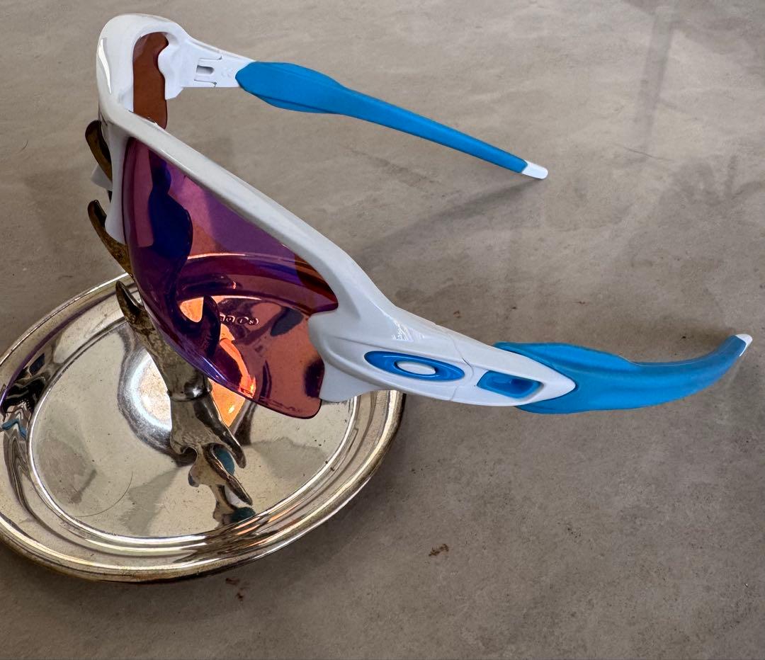 Oakley FLAK 2.0 サングラス ホワイト/ブルー