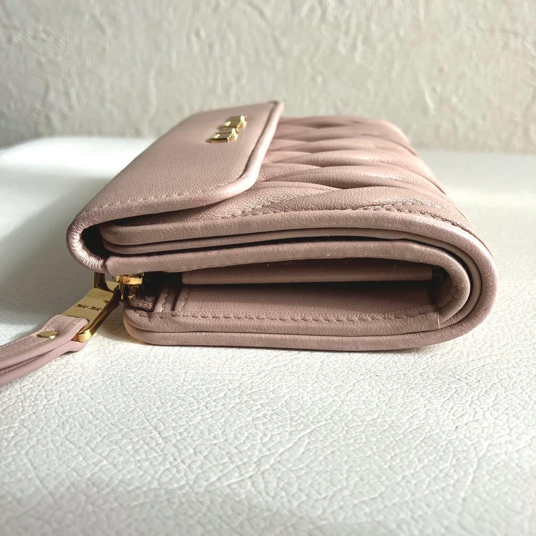 RFID搭載 MIUMIU 3つ折り財布 マテラッセ ロゴ レザー ピンク
