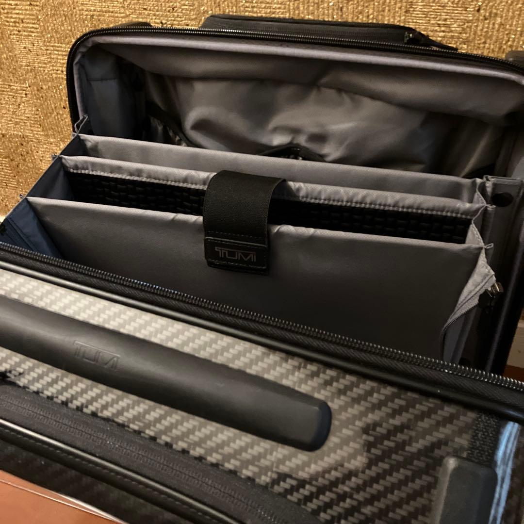 TUMI カーボンファイバー キャリーカート新品未使用品