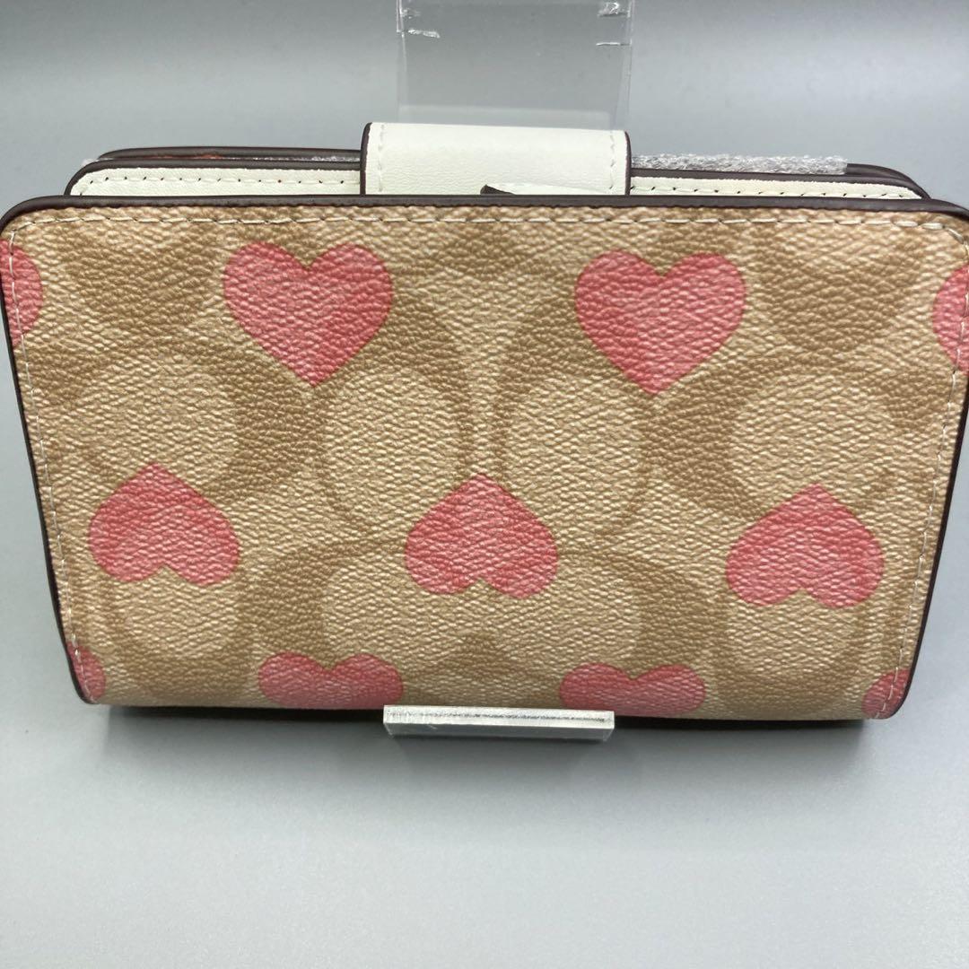 新品　未使用　COACH コーチ 2つ折り財布 ジップ　シグネチャー ハート