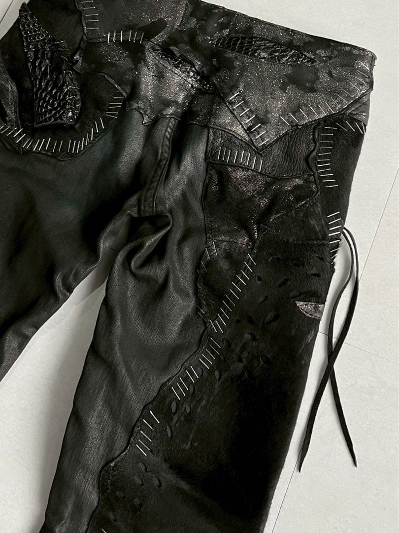 パンツ \"1vfudie\" S09-Panelled leather pants