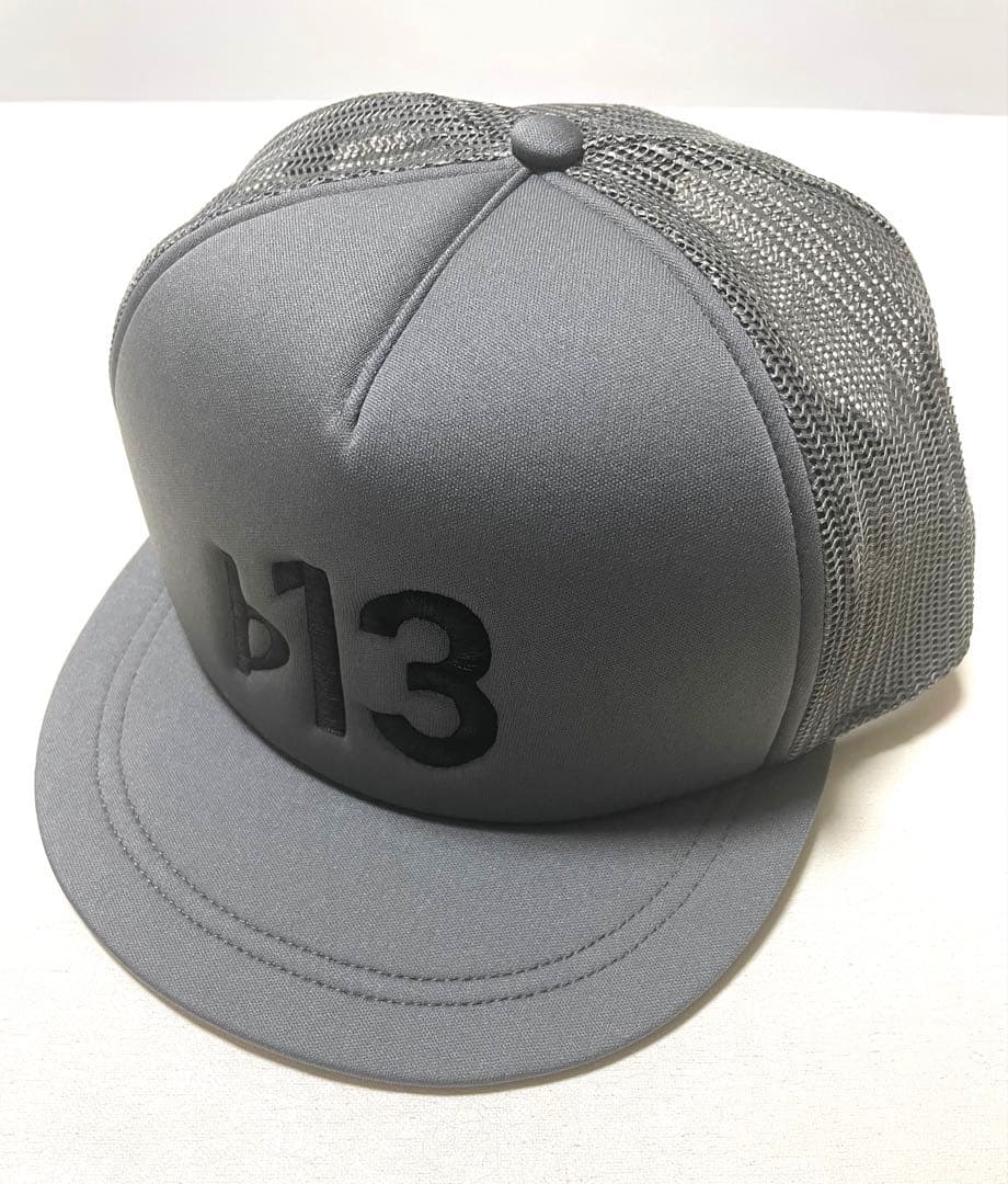FLAT THIRTEEN Short-brimmed cap グレイ