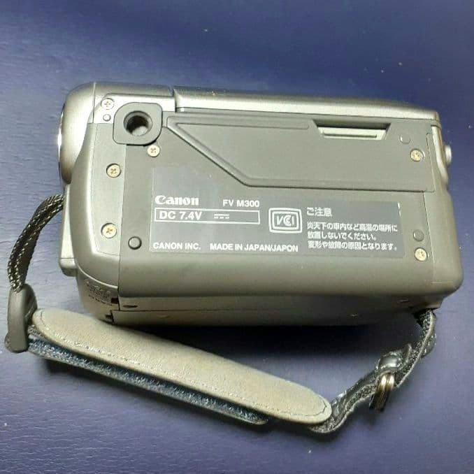 Canon FV M300 デジタルビデオカメラ 本体 ケース付き　シルバー