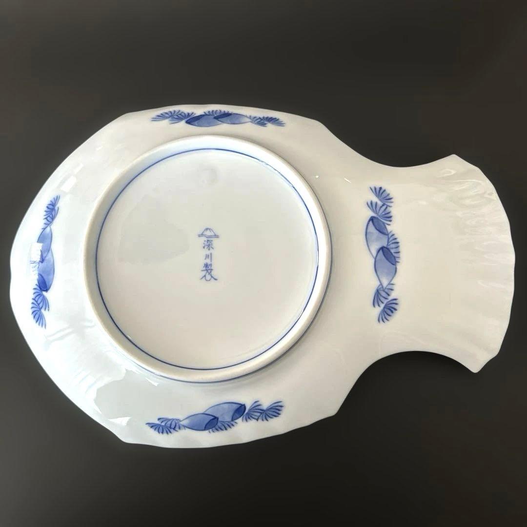 深川製磁　染付菊絵　魚型皿