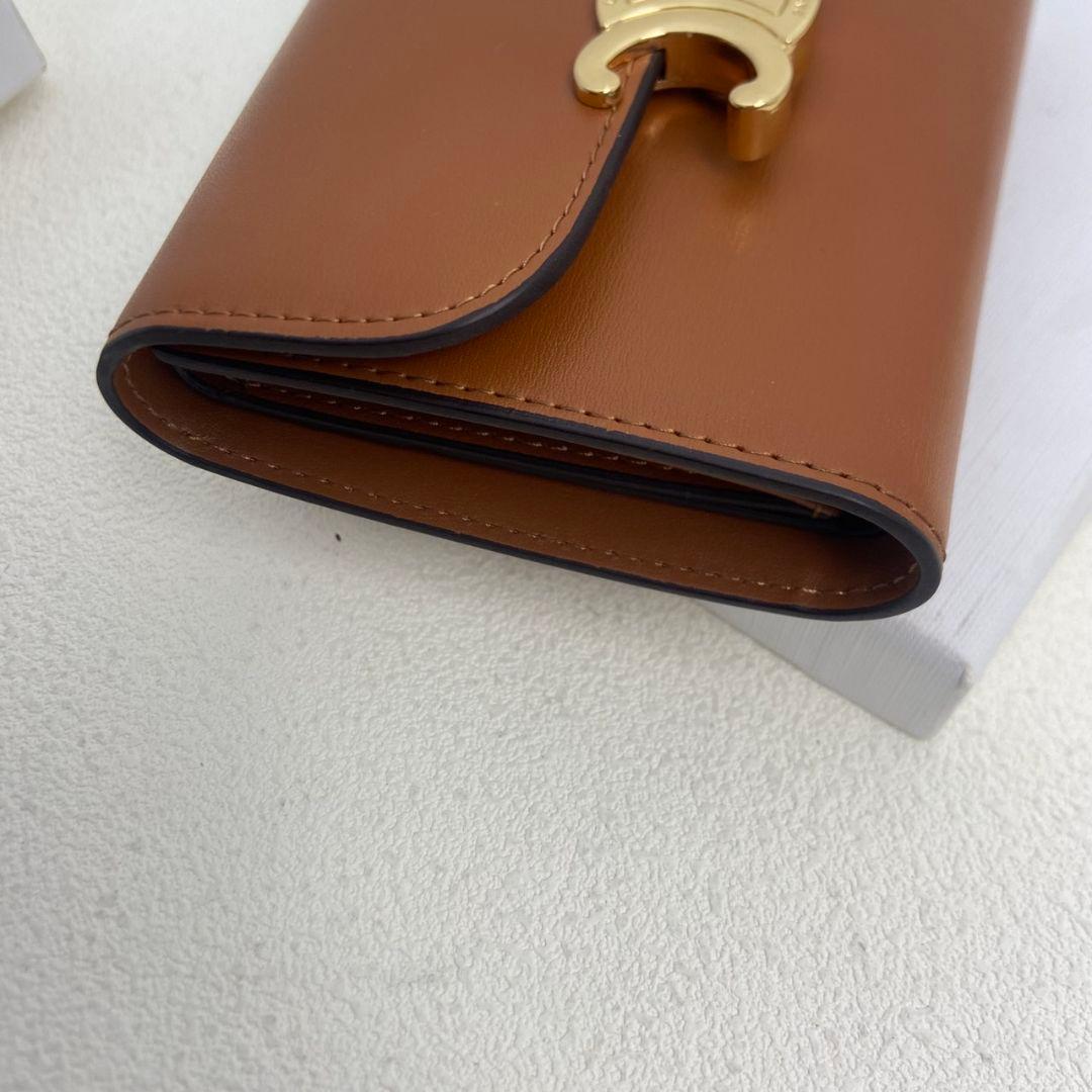 セリーヌ トリオンフ コンパクトウォレット 中古品