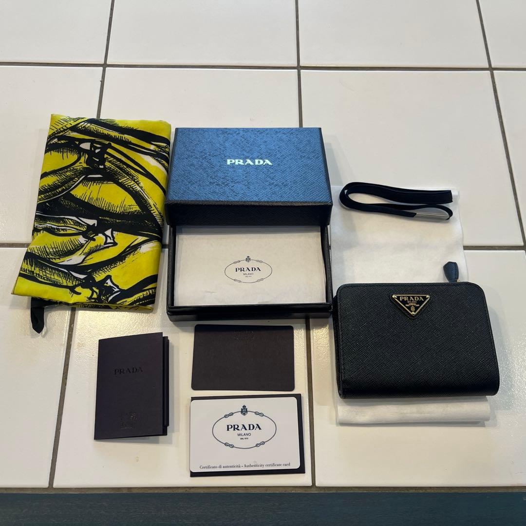 PRADA プラダ サフィアーノトライアングル 財布