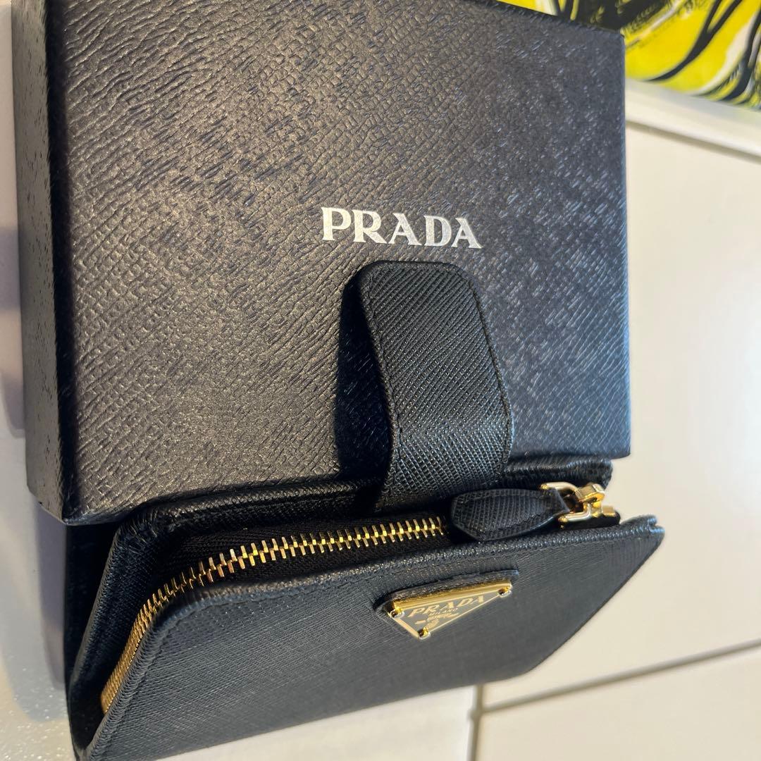 PRADA プラダ サフィアーノトライアングル 財布