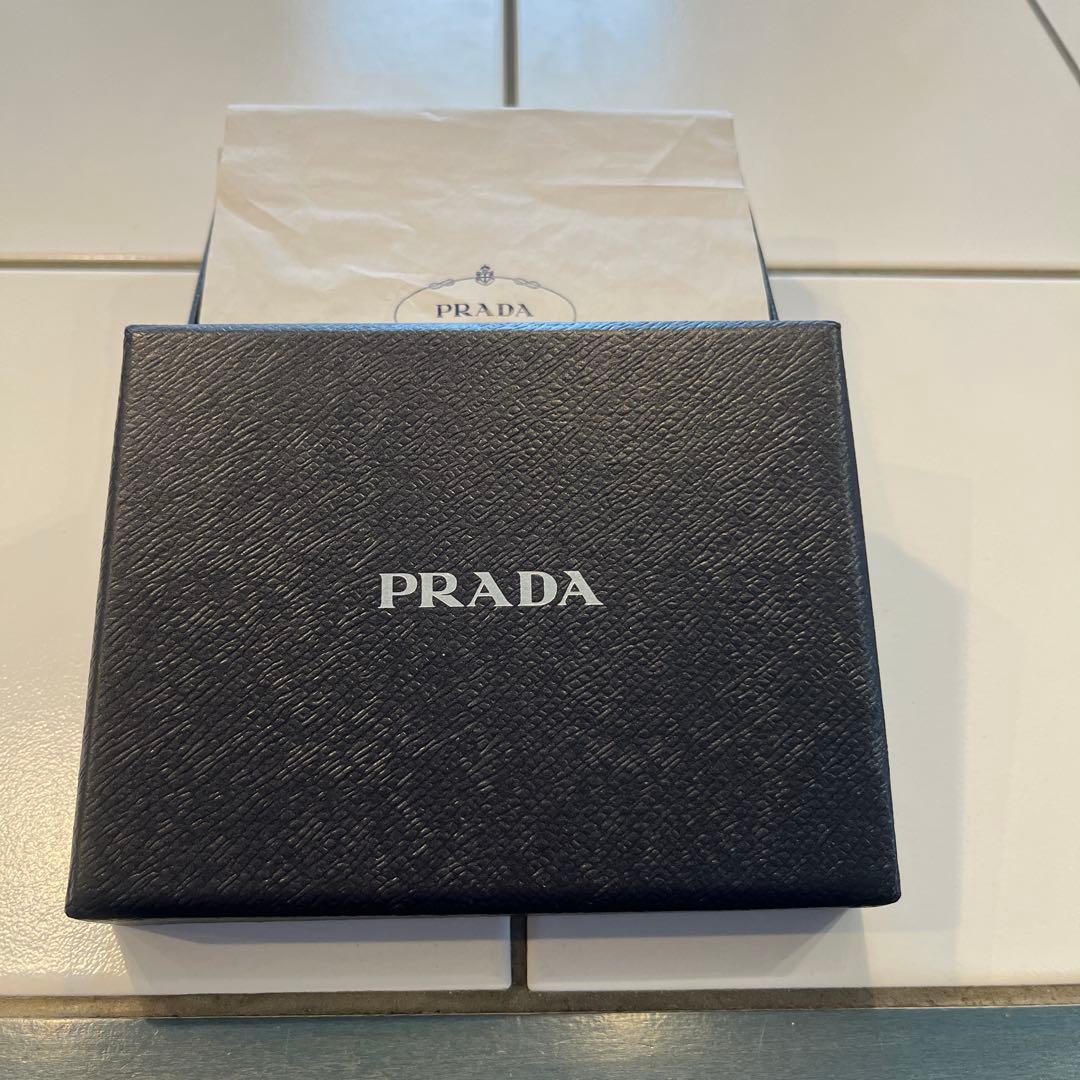 PRADA プラダ サフィアーノトライアングル 財布