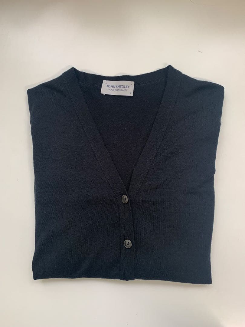JOHN SMEDLEY　vネックカーディガン　ハイゲージウール　黒