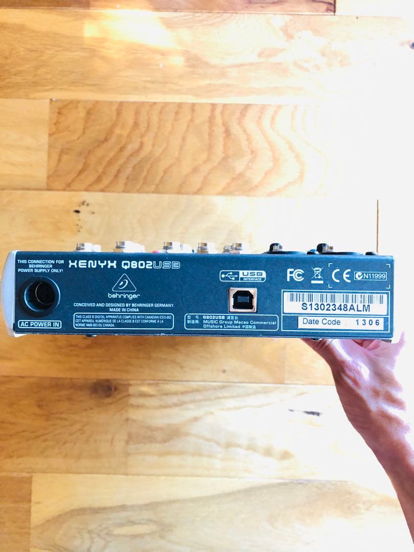 Behringer XENYX Q802USB アナログミキサー