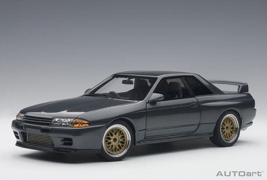 オートアート　日産スカイライン 湾岸ミッドナイト　GT-R R32 Reina