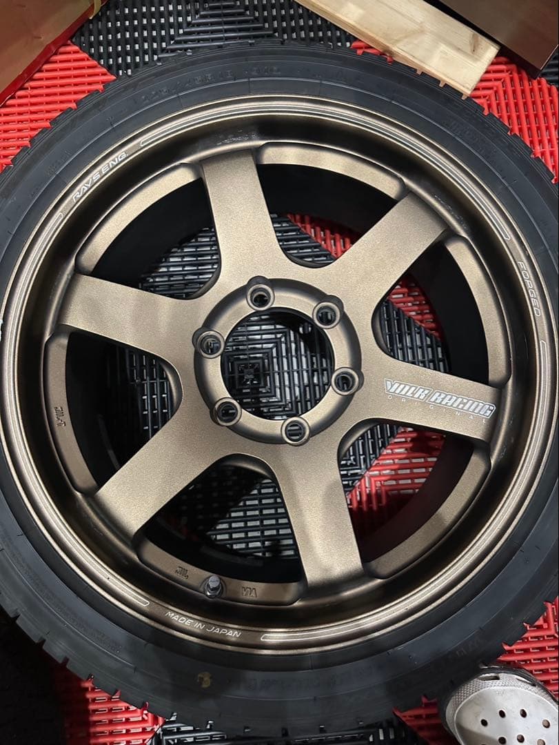 TE37 18インチ ハイエース