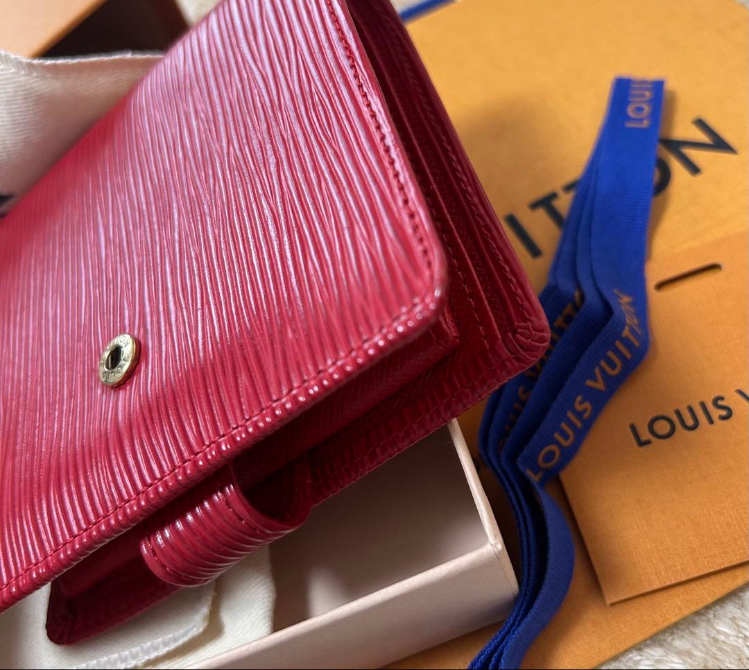 美品　LOUIS VUITTON エピライン　二つ折り財布