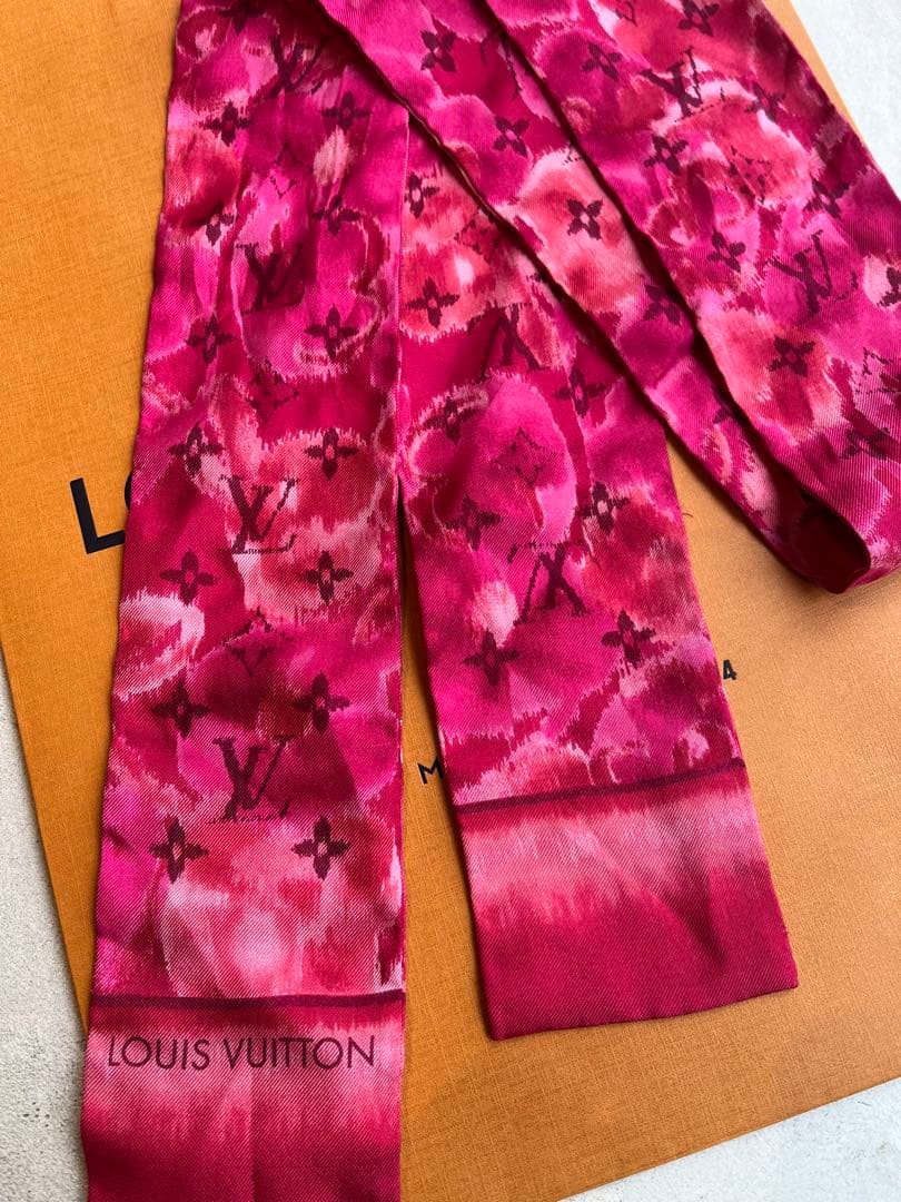 【美品】LOUIS VUITTON パレオサマー　イカット ツイリースカーフ