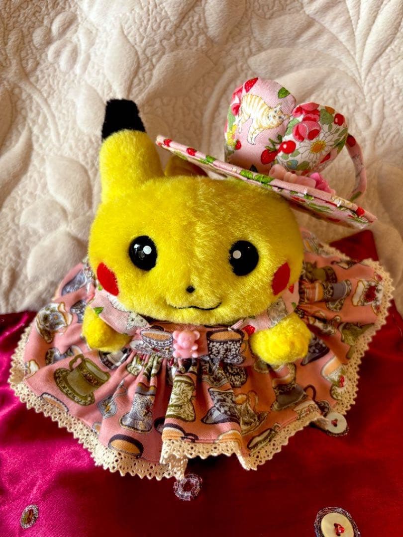 初期ピカチュウ　服　ティーパーティードレスとティーカップ帽子2点セット　ポケモン