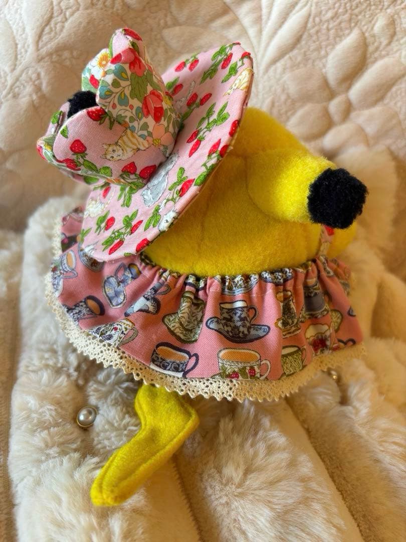 初期ピカチュウ　服　ティーパーティードレスとティーカップ帽子2点セット　ポケモン