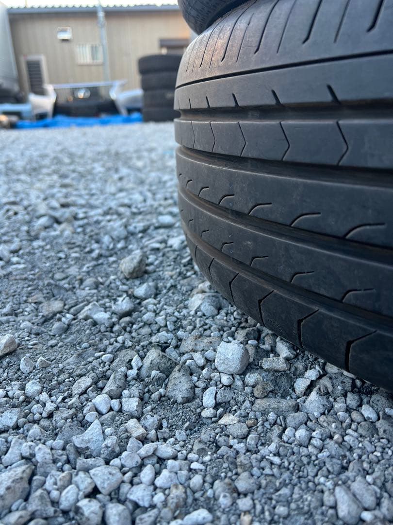 ヨコハマ　ブルーアース　rv03 215/65r16 22年製　　バリ山