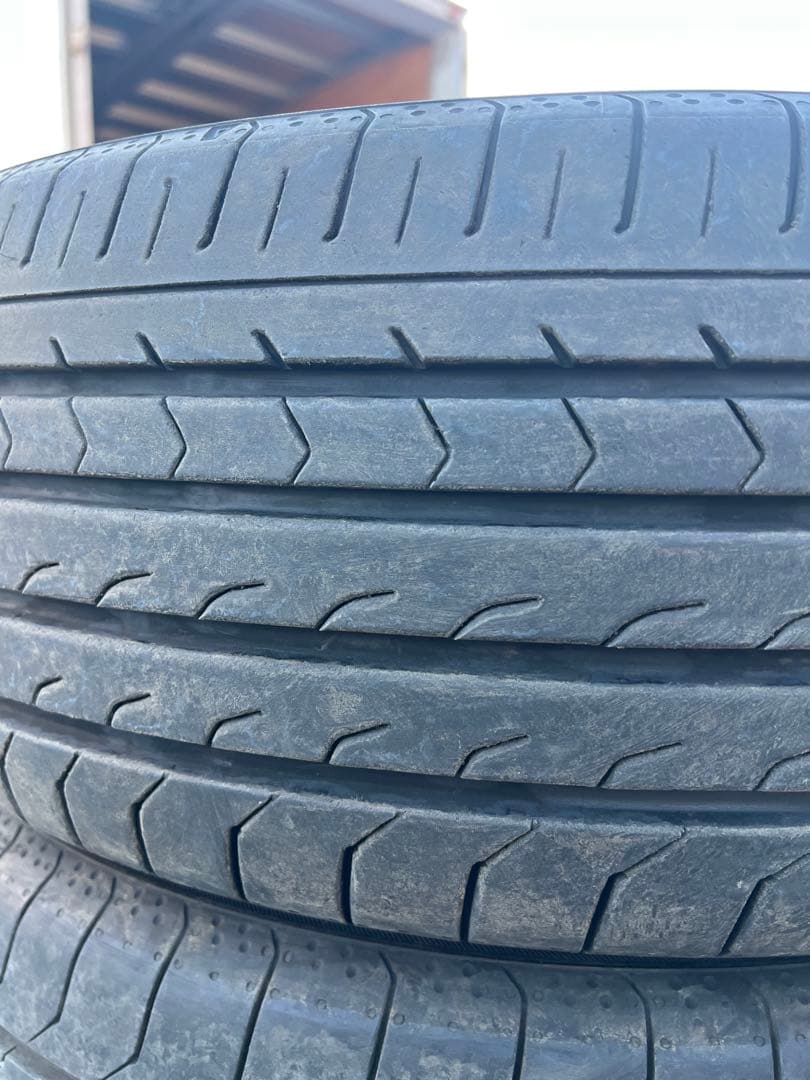 ヨコハマ　ブルーアース　rv03 215/65r16 22年製　　バリ山