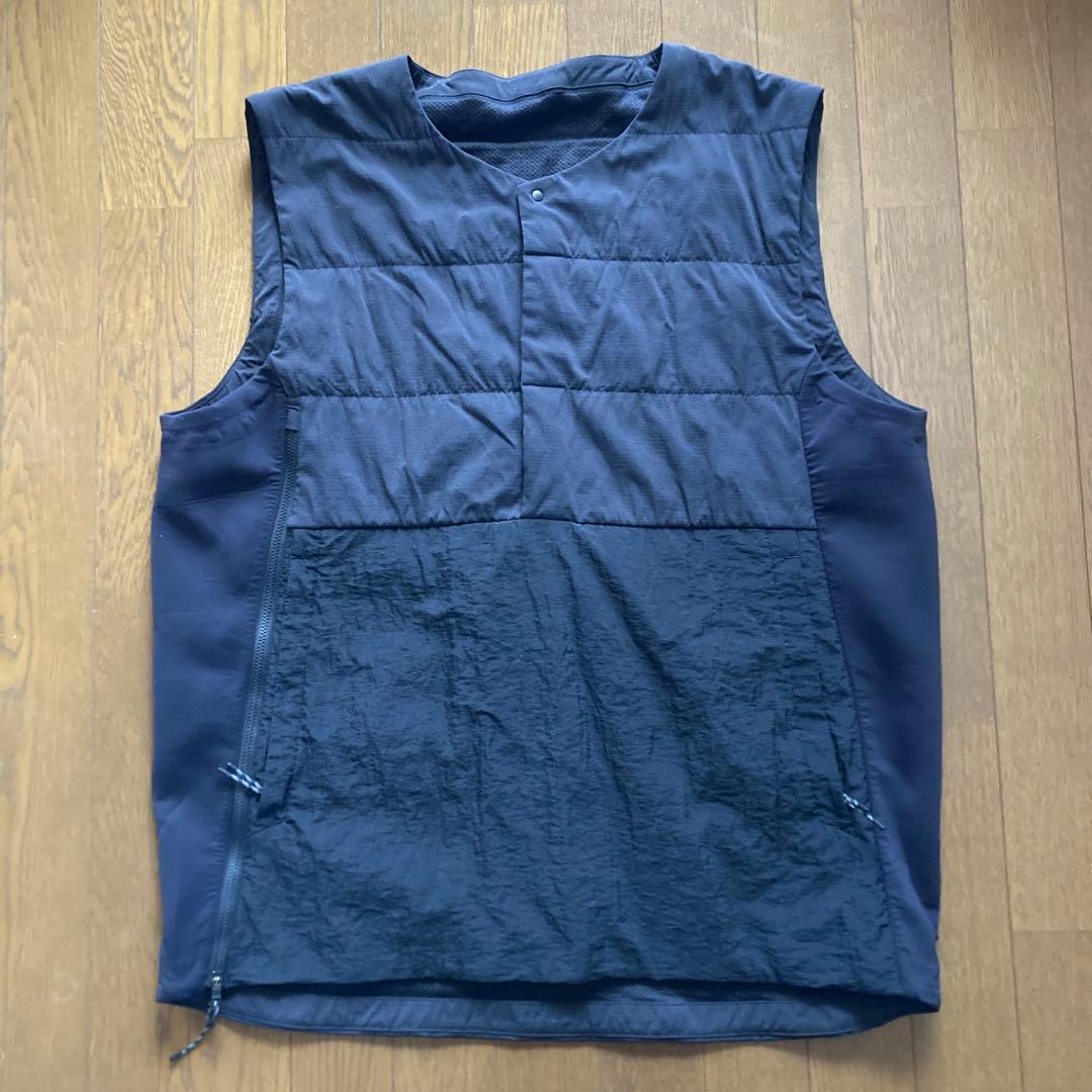 ブラック 中綿入り ベスト　lululemon