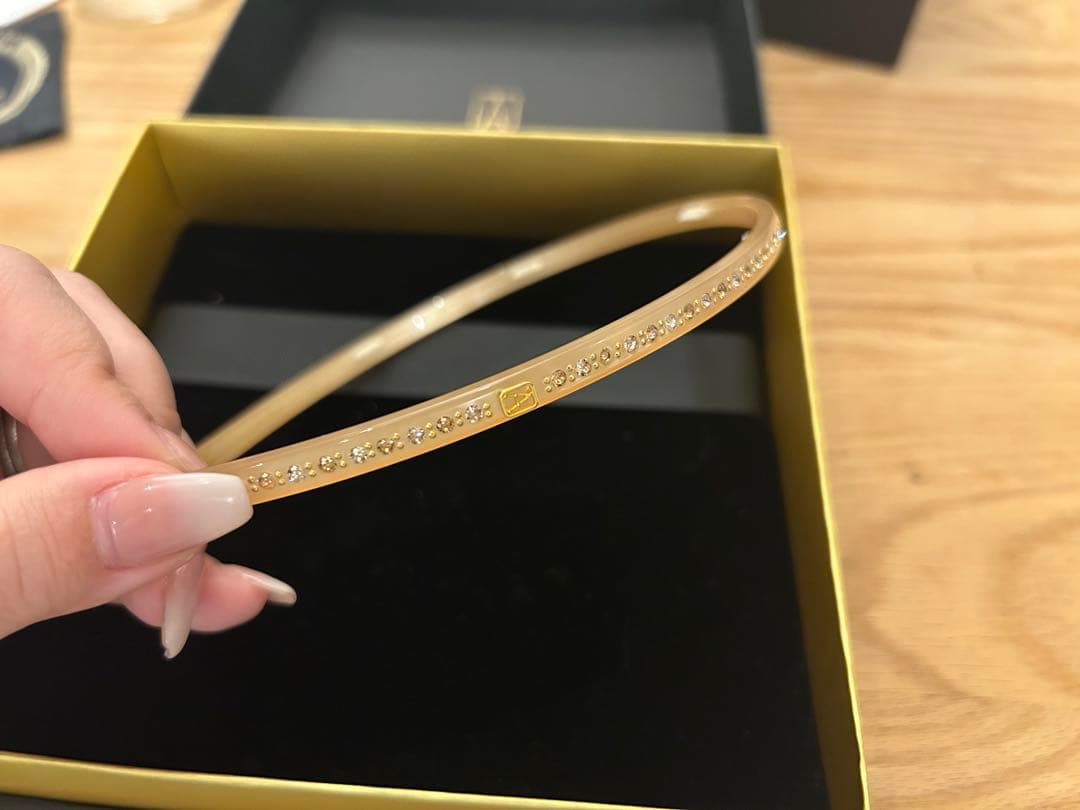 アレクサンドルドゥパリ スワロフスキー カチューシャ