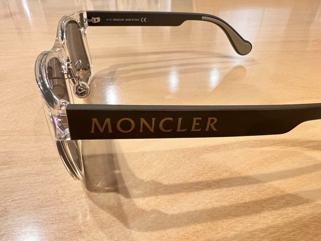 美品　モンクレール　サングラス