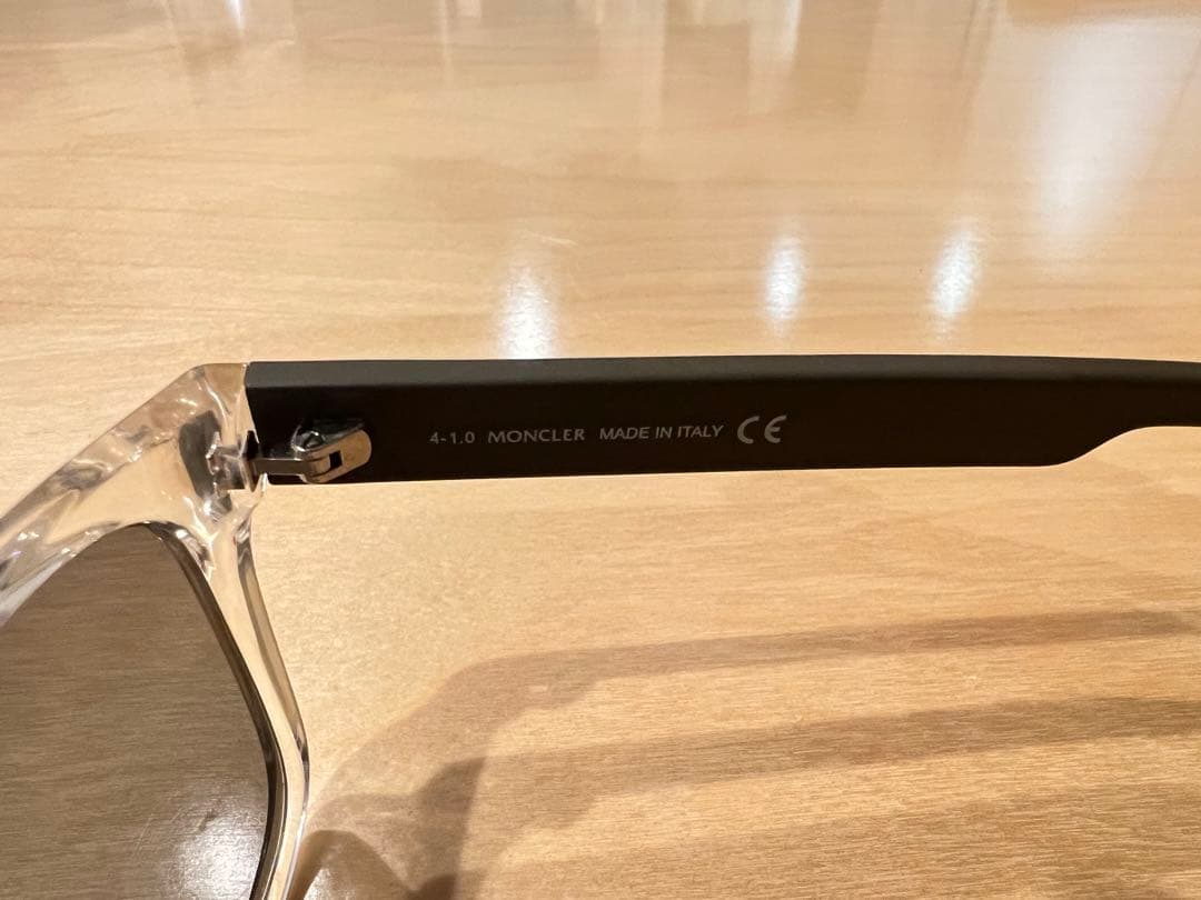 美品　モンクレール　サングラス