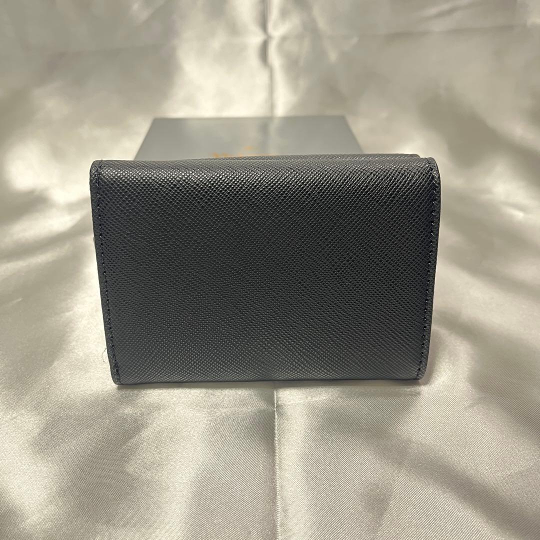新品Vivienne Westwood 黒 ブラック 三つ折り財布 シンプル
