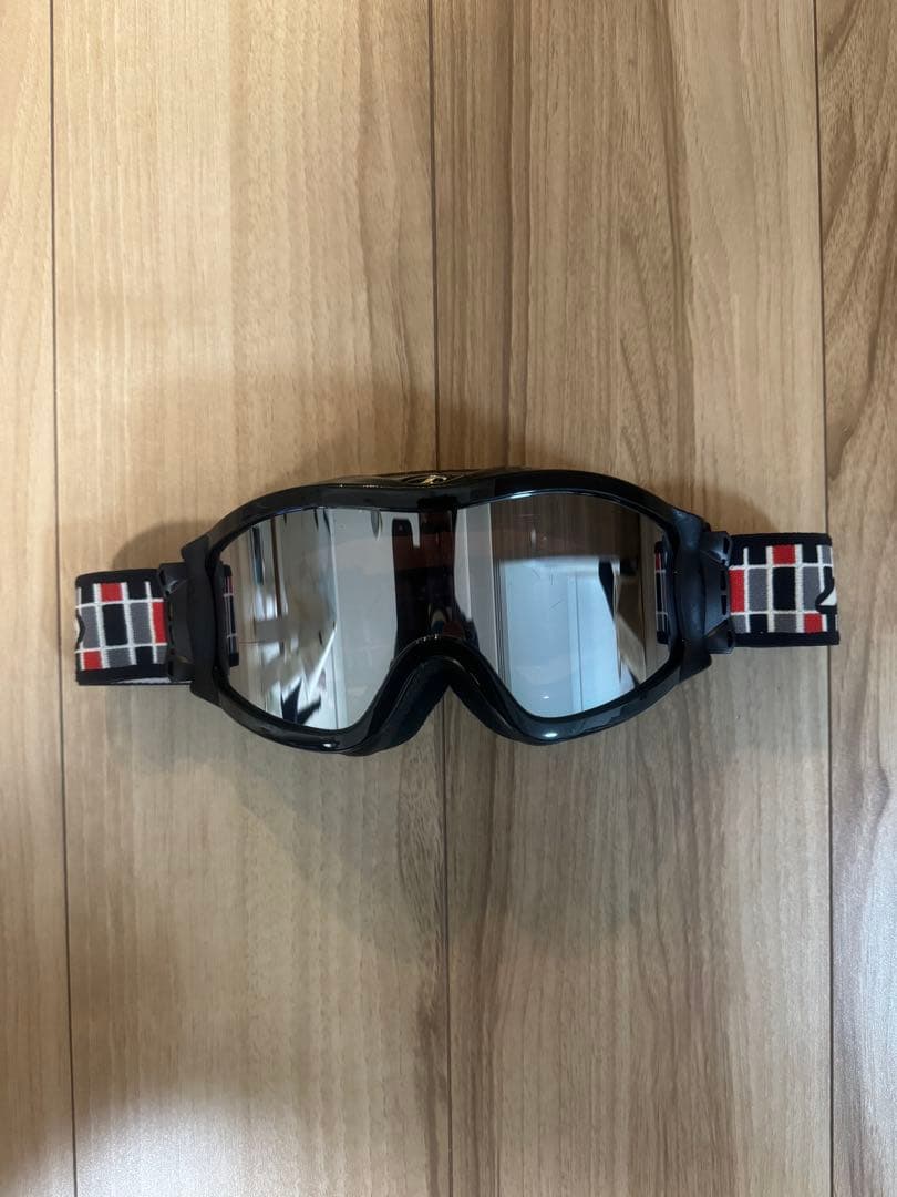 c*a様 BURTON スノーボードウェア上下、グローブ、ゴーグルの４点セット