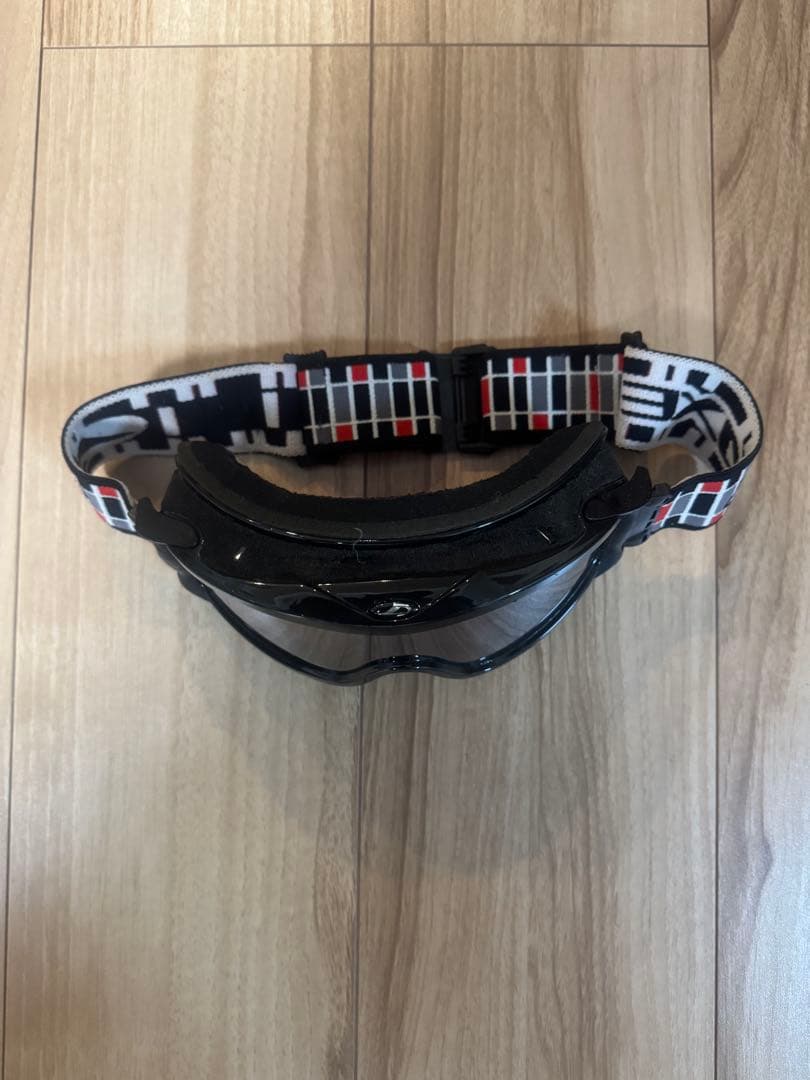 c*a様 BURTON スノーボードウェア上下、グローブ、ゴーグルの４点セット