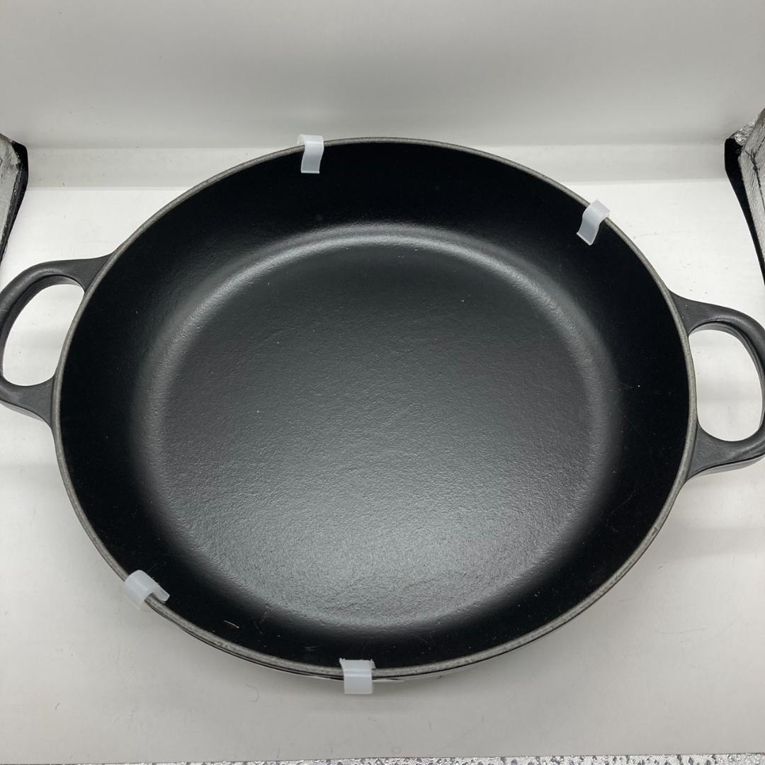 ▼LE CREUSET シグニチャー　ビュッフェキャセロール　ブラック　26ｃｍ
