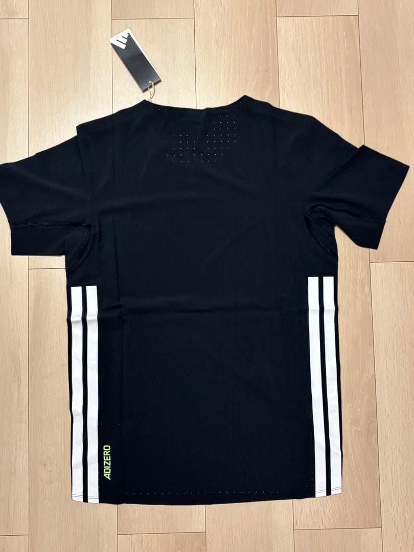 アディゼロ　ランニングTシャツ　新品・未使用　サイズM