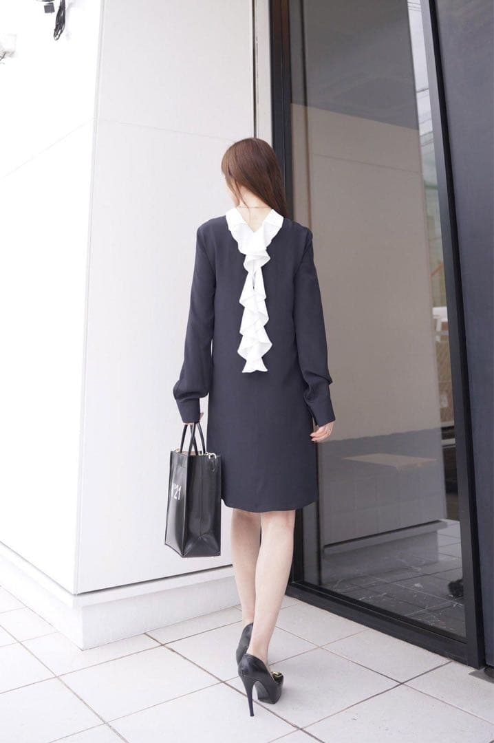 定価11万 N˚21 24SS バックフリルワンピース ブラック 2way