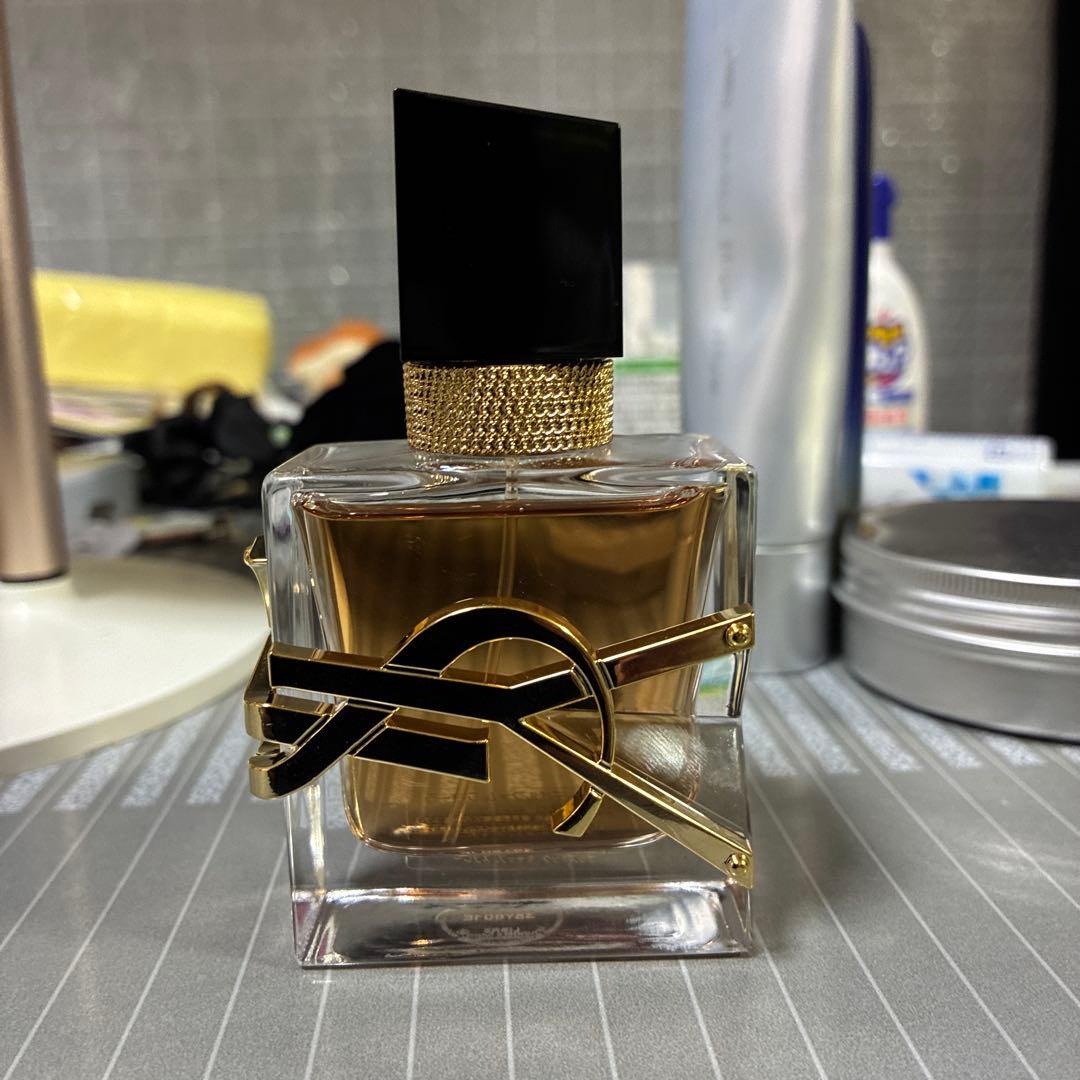 Yves Saint Laurent LIBRE フローラル香水