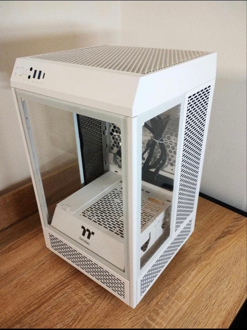 Thermaltake ホワイト ミニタワーPCケース