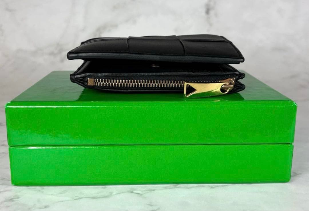 BOTTEGA VENETA ブラック 二つ折り　カセット財布