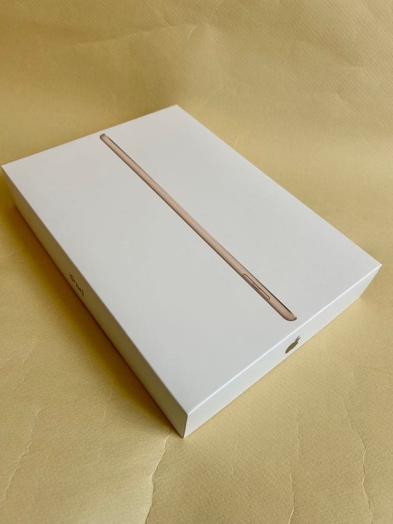 iPad（第5世代）32GB ゴールド セルラーモデル ドコモ