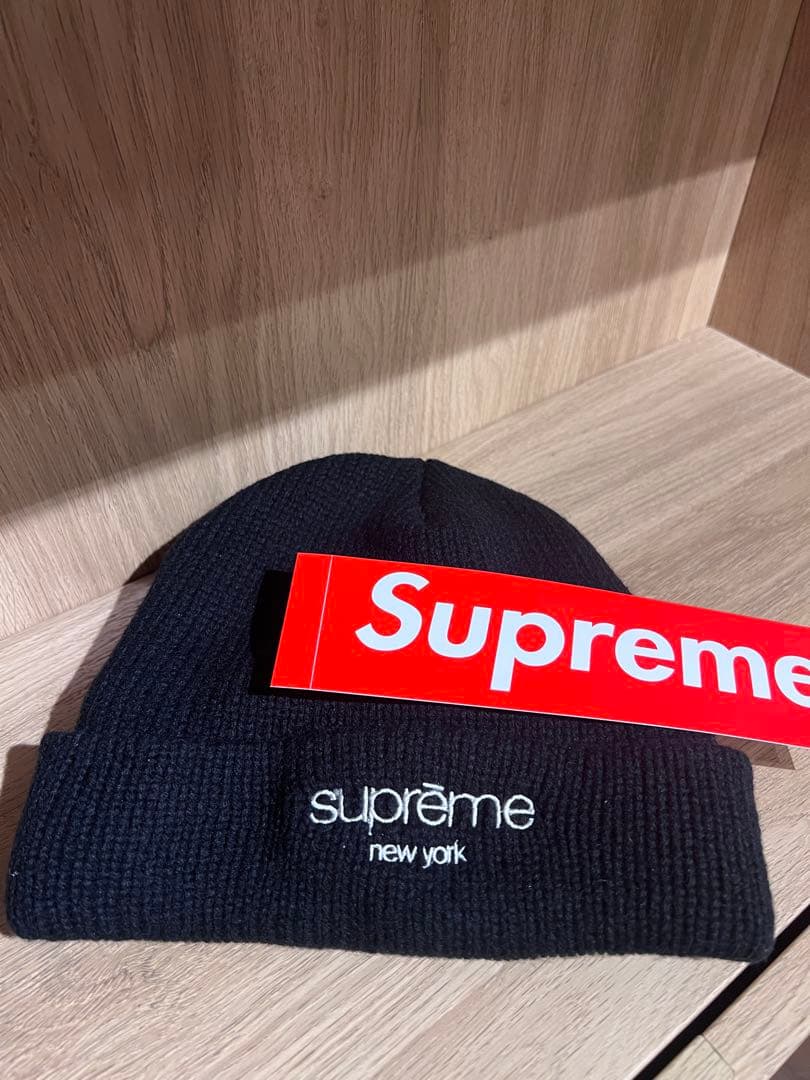 supreme ニット帽 黒　25FWビーニー　ツバ付き