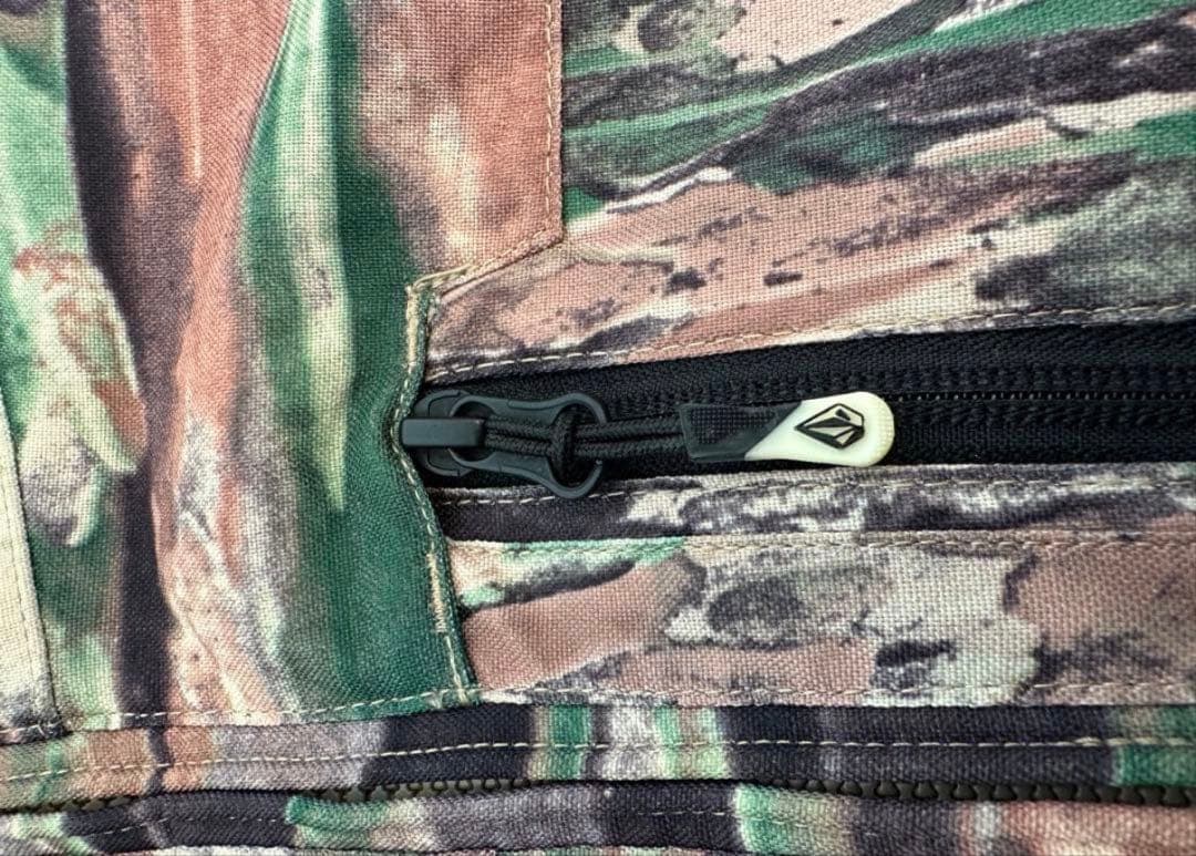 【こーた】【VOLCOM】スノーボードウェア