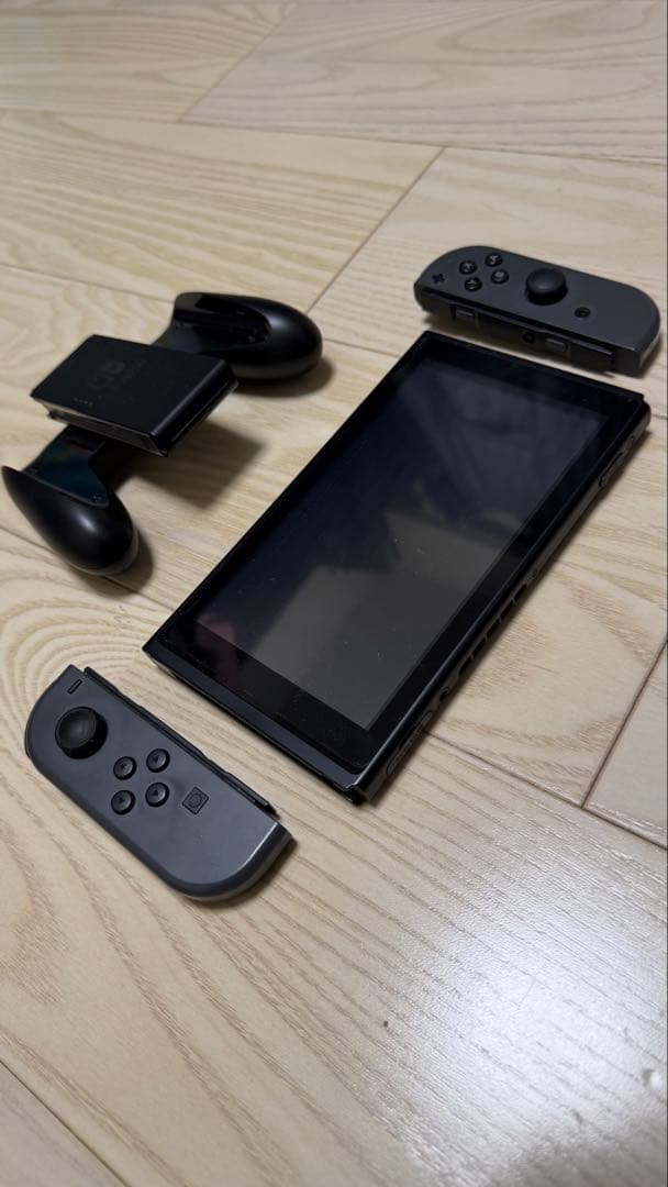 任天堂　Switch 本体　ブラック