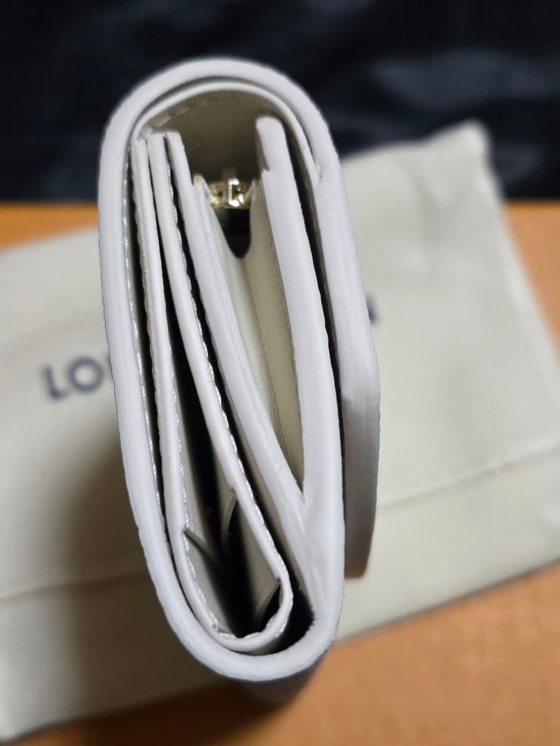 最終値下げ！希少Louis Vuitton 三つ折り 日本限定色　M25640
