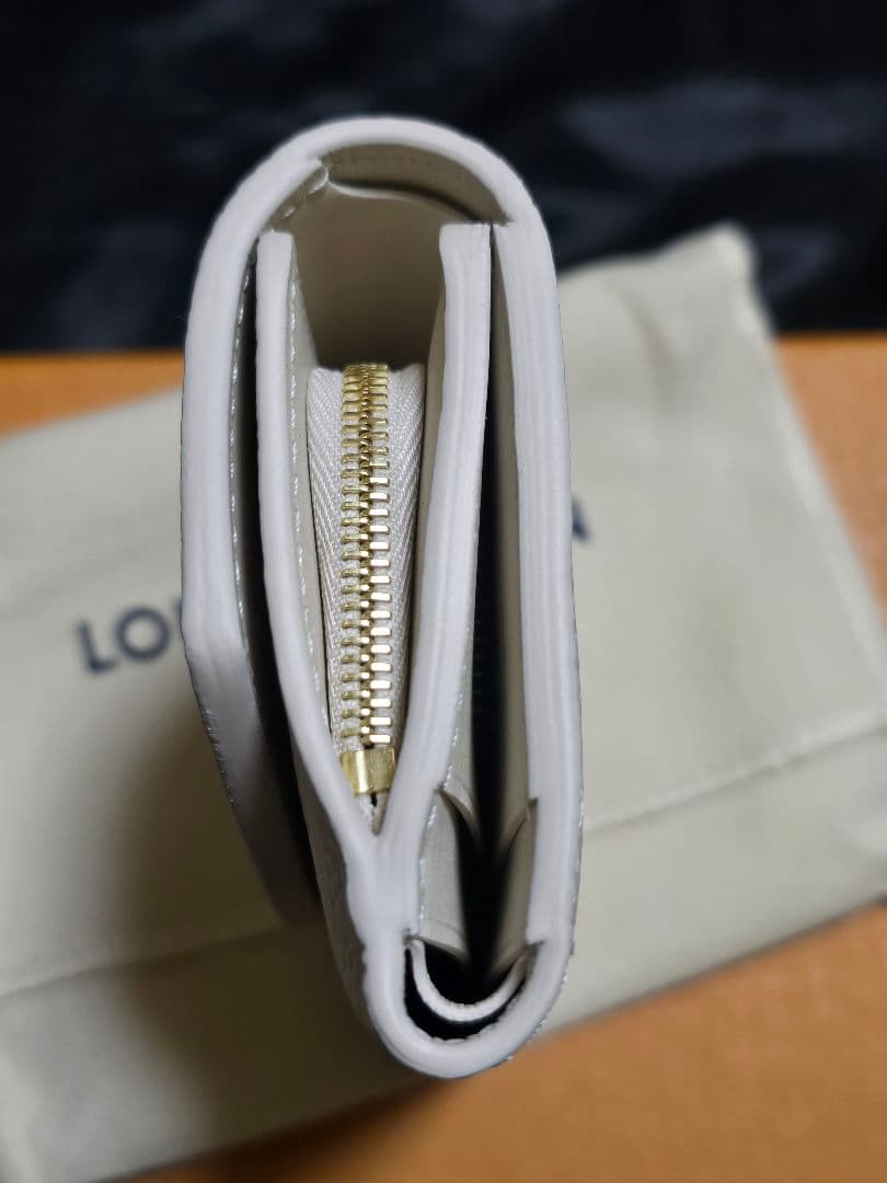 最終値下げ！希少Louis Vuitton 三つ折り 日本限定色　M25640