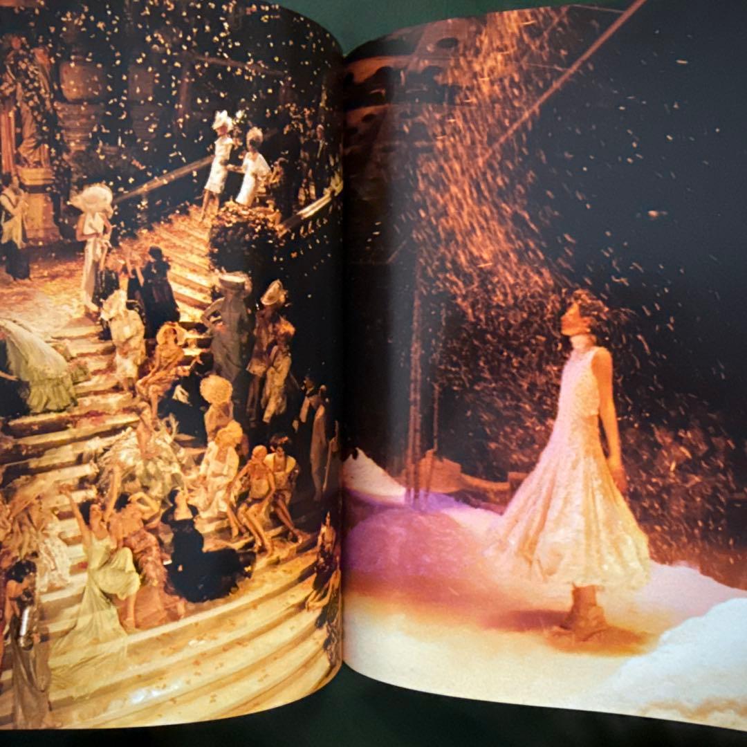 アート・デザイン・音楽 Mario Testino Front Row Back Stage