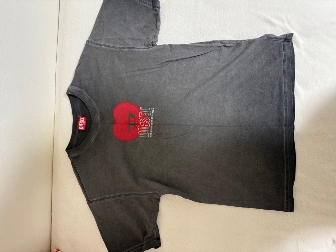 DIESEL ハート型ロゴ Tシャツ グレー